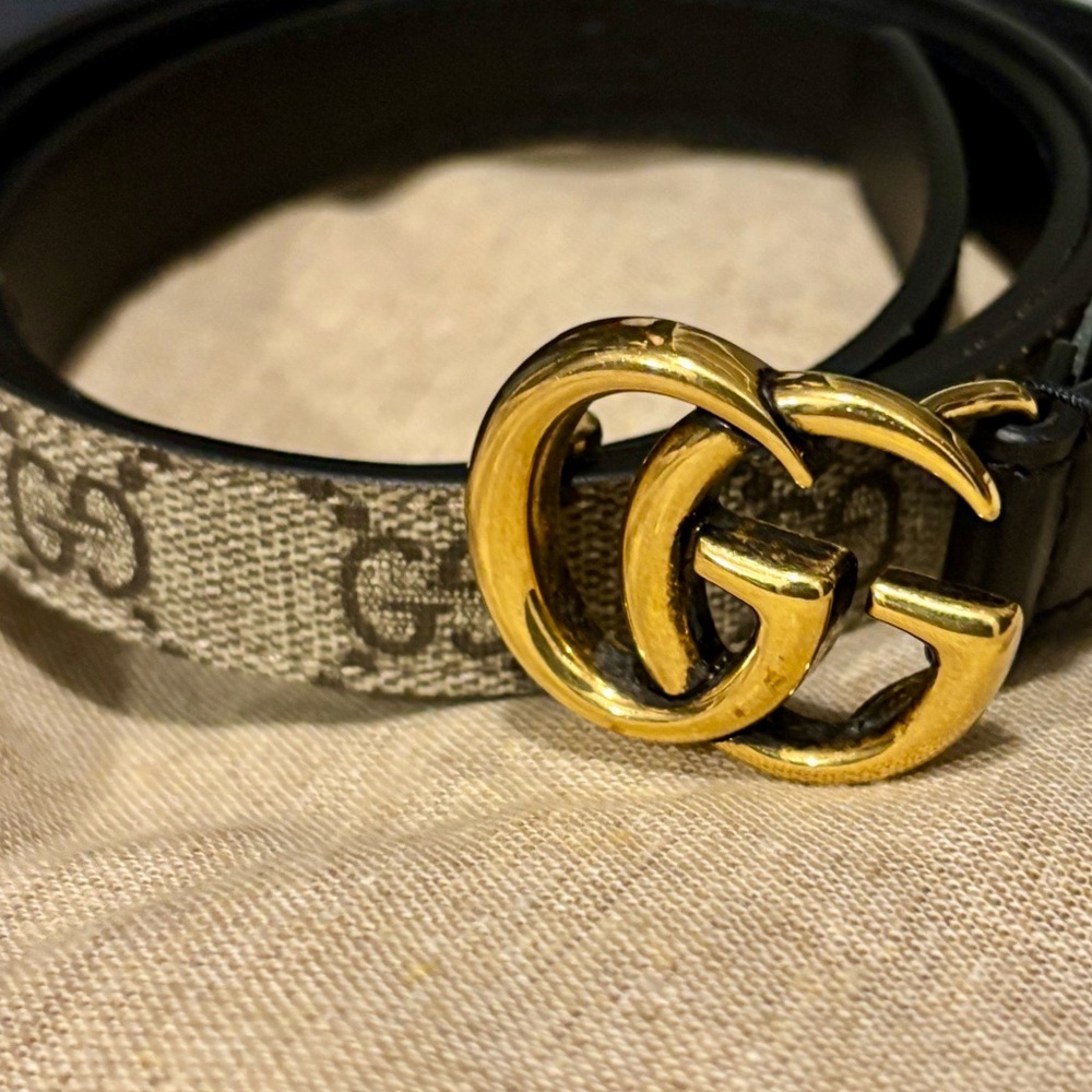 *NEW* NEVER WORN Gucci Black and Gold GG Monogram Belt